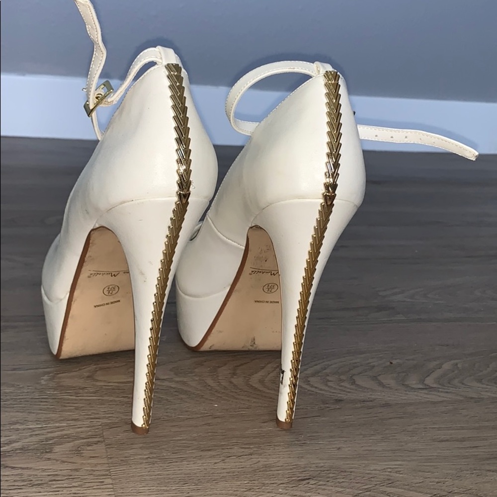 Heels - Picture 2 of 4